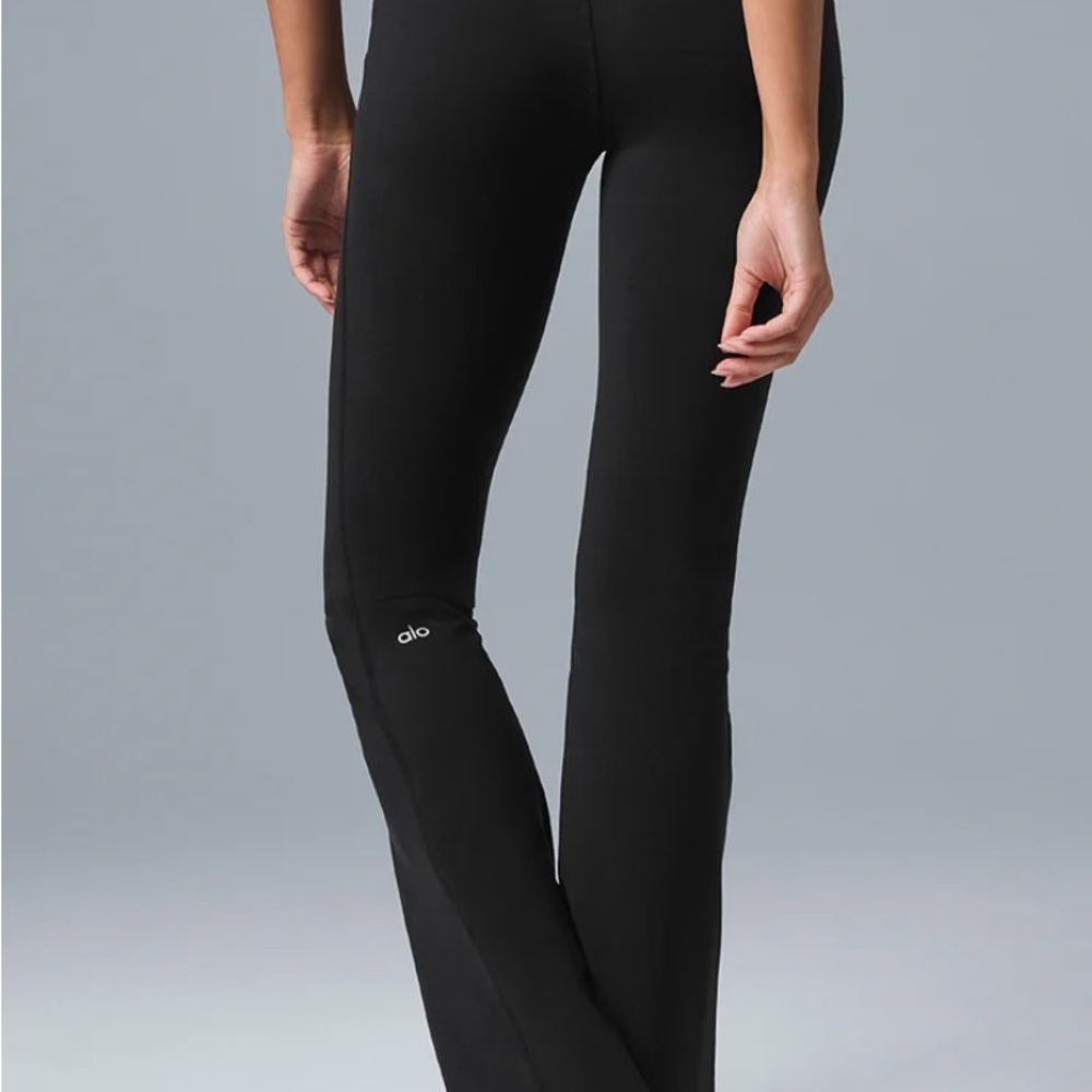 ALO Yoga Airbrush Low-Rise Bootcut Legging